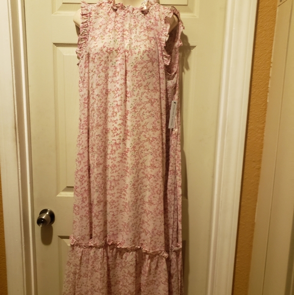 Emma & Michele Floral Maxi Dress - Picture 5 of 5